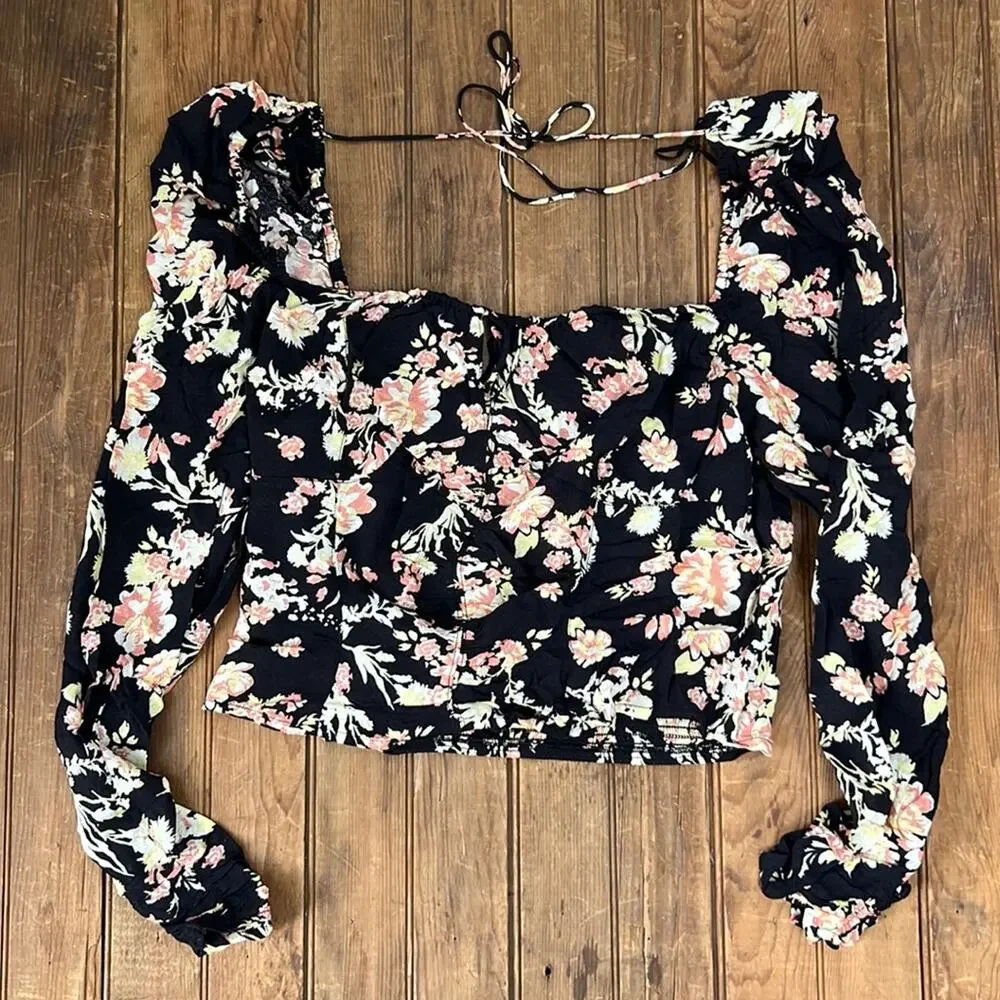 Free People Hillary long sleeve crop top black floral NWT - Picture 6 of 6